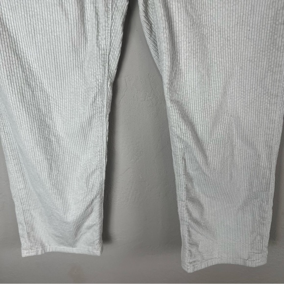 Levi's Premium Ribcage Straight Leg Ankle Corduroy Pants Ecru Wale Cream Size 26 - Picture 3 of 11